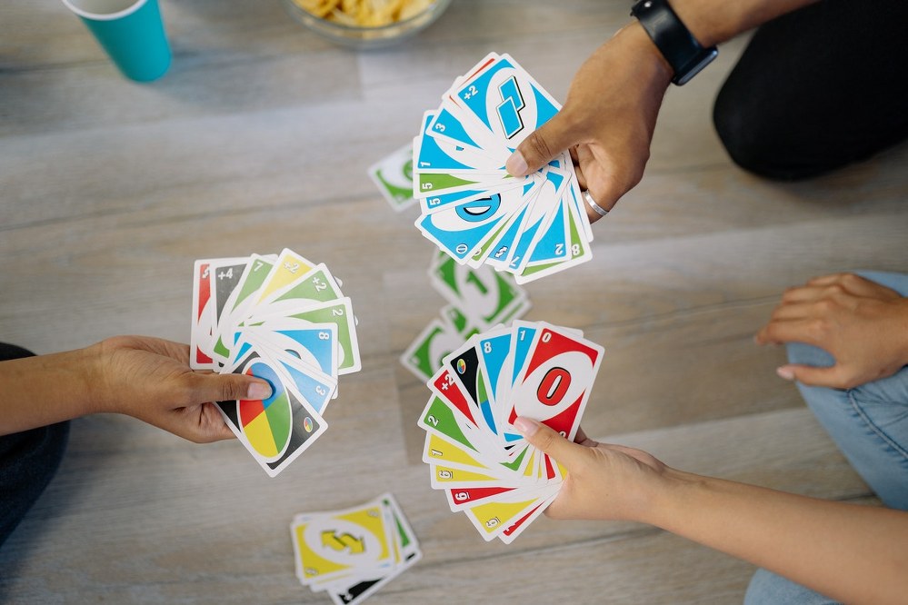 uno card game - travel toys for kids