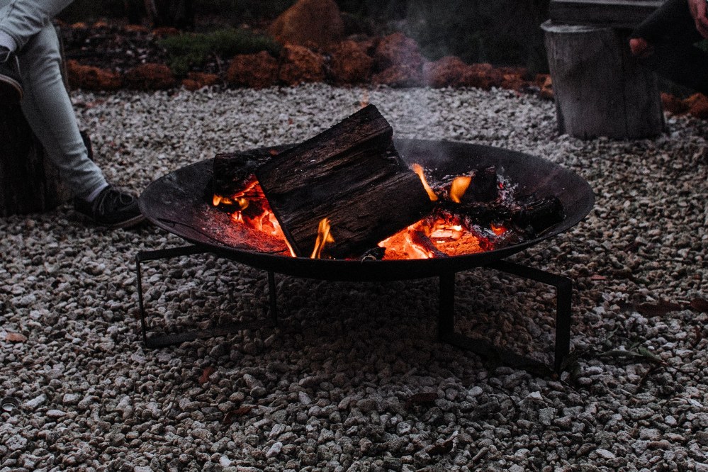 firepit to keep warm camping