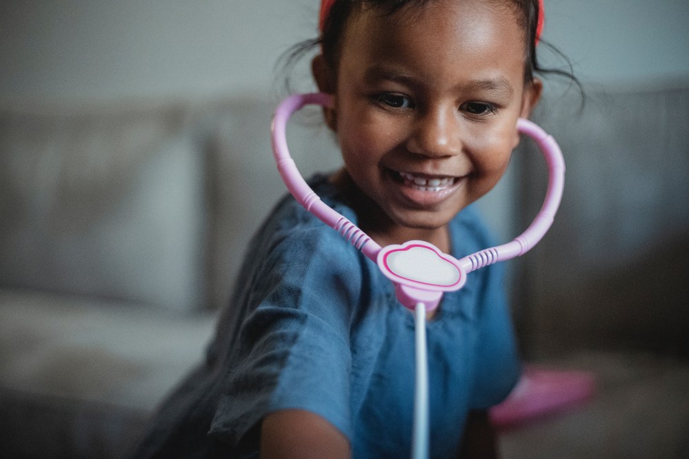 girl playing doctor